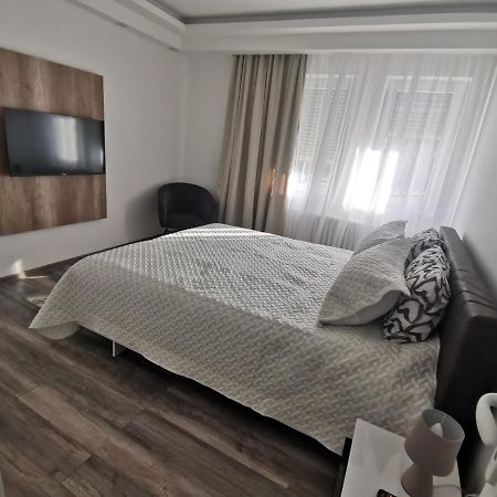 Apartments Isidora Нови-Сад Экстерьер фото