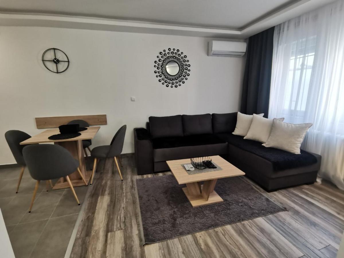 Apartments Isidora Нови-Сад Экстерьер фото