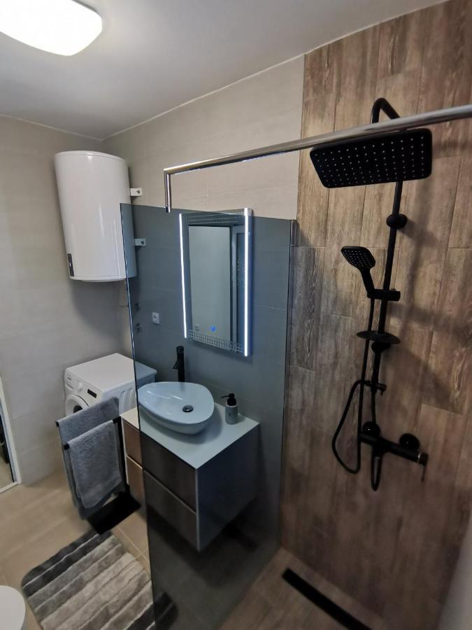 Apartments Isidora Нови-Сад Экстерьер фото