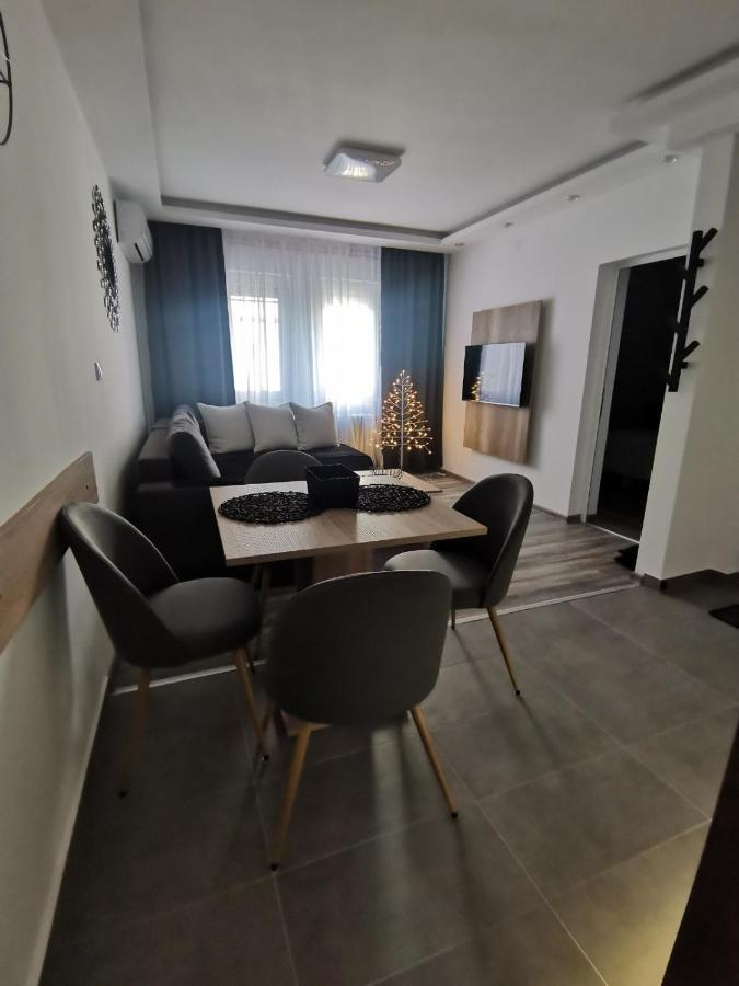 Apartments Isidora Нови-Сад Экстерьер фото